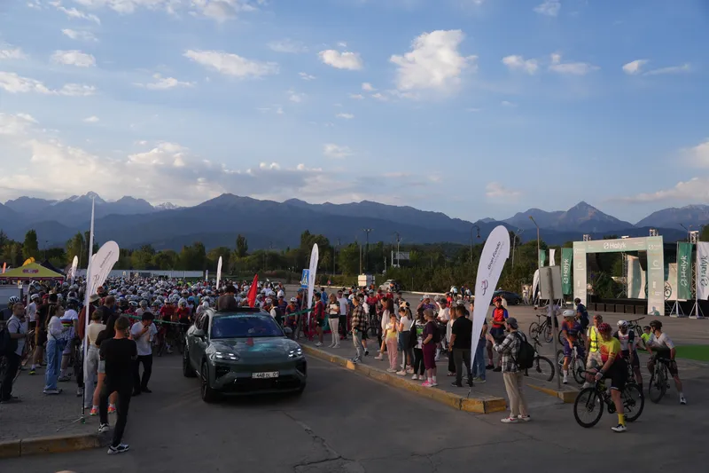 Заезд Gran Fondo World Championship собрал в Алматы свыше тысячи любителей велоспорта, фото - Новости Zakon.kz от 18.08.2026 12:31