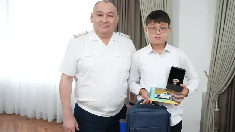13-летний карагандинец спас тонущего ребенка, фото - Новости Zakon.kz от 22.08.2026 11:40
