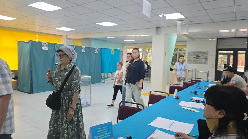 выборы депутатов в Курултай, Алматы, место голосование в школе 127, фото - Новости Zakon.kz от 23.08.2026 16:12
