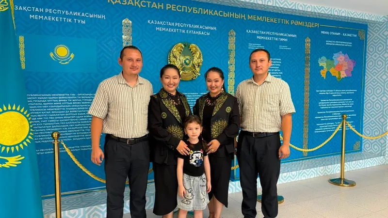 Казахстан, Курултай, выборы, близнецы