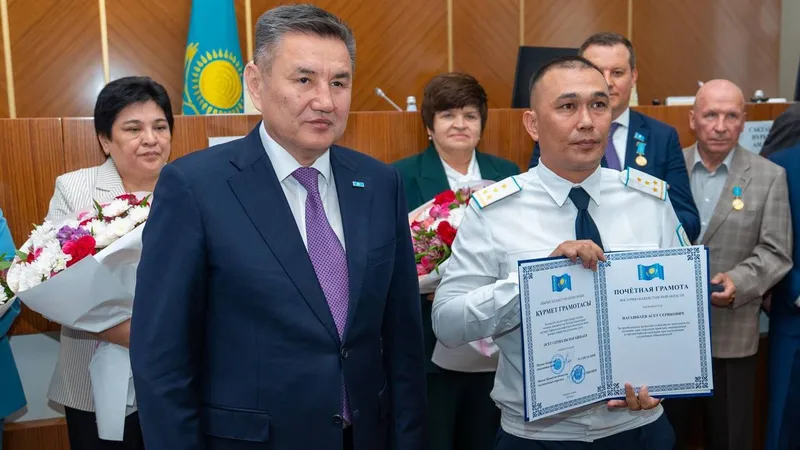 Награждение, ВКО , фото - Новости Zakon.kz от 27.08.2026 19:21
