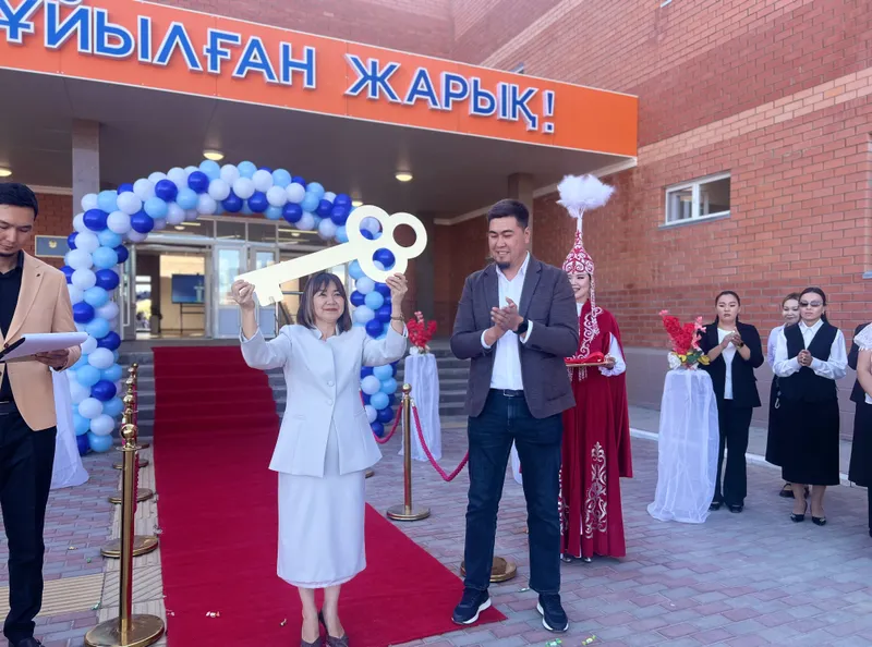 первое сентября, День знаний, фото - Новости Zakon.kz от 01.09.2026 15:24