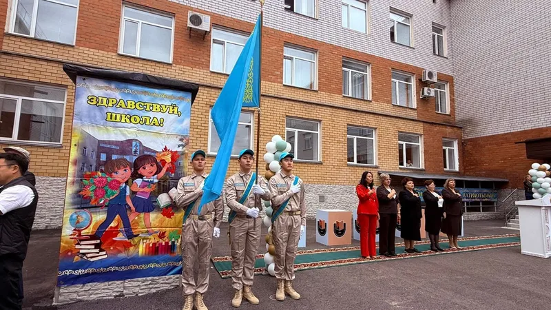 Павлодар, школьная линейка, фото - Новости Zakon.kz от 01.09.2026 15:24