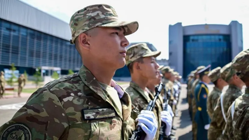 военнослужащие, армия