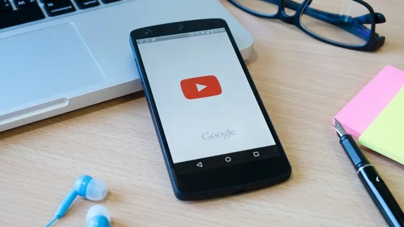 В Британии учителя лишили права преподавать после инцидента с поиском на YouTube