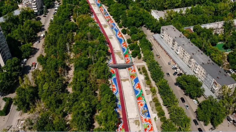 новый мурал в Алматы
