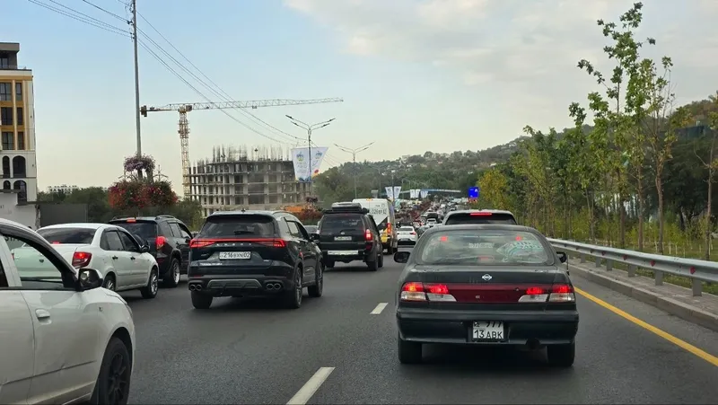 авто, дорога, водители, пробка, фото - Новости Zakon.kz от 21.09.2026 17:24