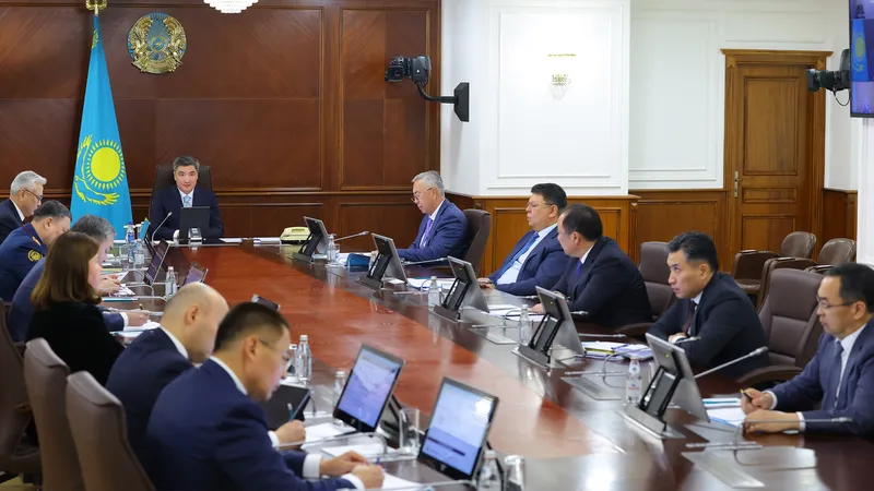 премьер-министр РК Олжас Бектенов, совещание, фото - Новости Zakon.kz от 21.09.2026 14:58