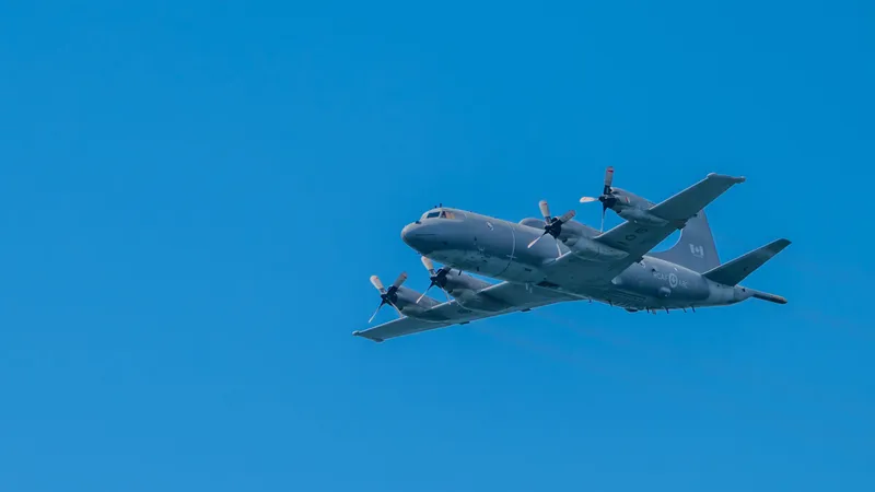 Самолет в небе, фото - Новости Zakon.kz от 24.09.2026 04:36