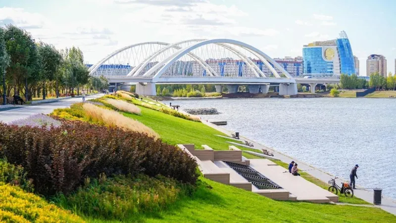трава, деревья, Астана, фото - Новости Zakon.kz от 23.09.2026 16:40