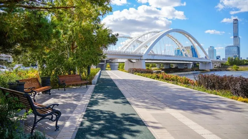 парк, деревья, Астана, фото - Новости Zakon.kz от 23.09.2026 16:40