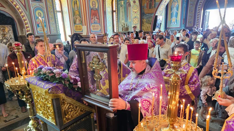 Пошехонский крест, мощи, храм князя Владимира, святыня, фото - Новости Zakon.kz от 27.09.2026 15:27