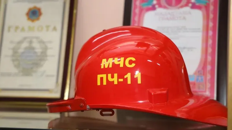 Спасателям удалось предотвратить трагедию на мосту в Астане, фото - Новости Zakon.kz от 30.09.2026 22:38