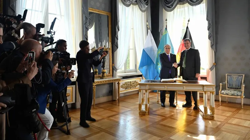 президент РК Касым-Жомарт Токаев, премьер-министр Баварии Маркус Зёдер, фото - Новости Zakon.kz от 30.09.2026 19:55