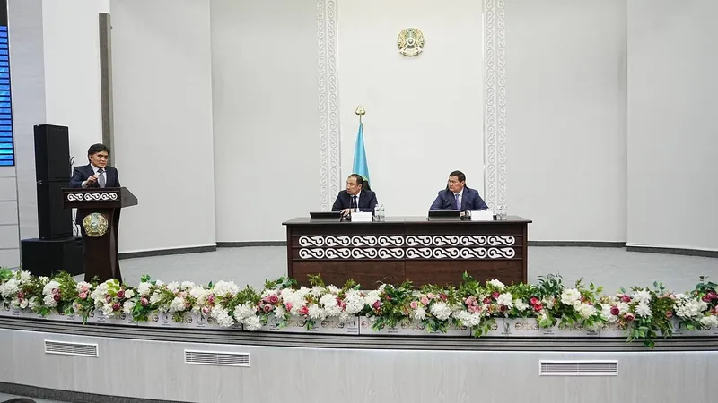 В Казахстане определили меры по улучшению местных дорог