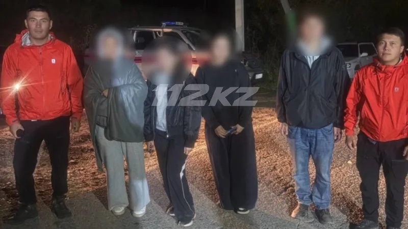 Четверо туристов заблудились при спуске с гор в Алматы, фото - Новости Zakon.kz от 04.10.2026 23:15
