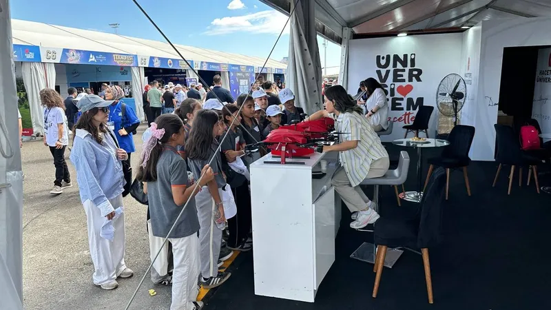 TEKNOFEST 2026, Турция, Шанлаурфа, технологии, роботы, самолеты, фото - Новости Zakon.kz от 05.10.2026 13:20