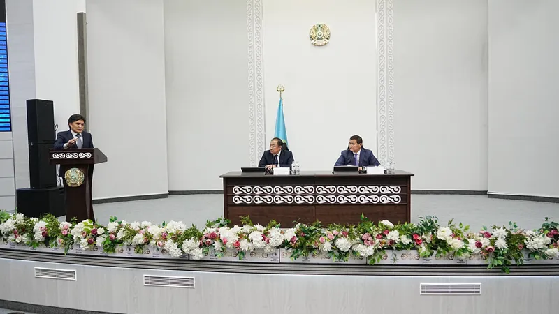 первый заместитель премьер-министра РК Нурлыбек Налибаев, семинар-совещание, фото - Новости Zakon.kz от 05.10.2026 16:32