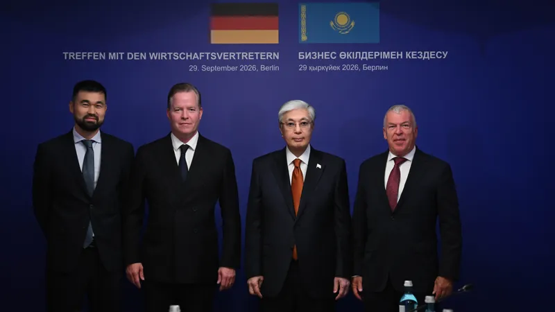 президент Казахстана Касым-Жомарт Токаев и президент Wilo Оливер Гермес, фото - Новости Zakon.kz от 05.10.2026 15:34