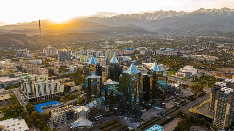 панорама Алматы, город, фото - Новости Zakon.kz от 09.10.2026 15:09