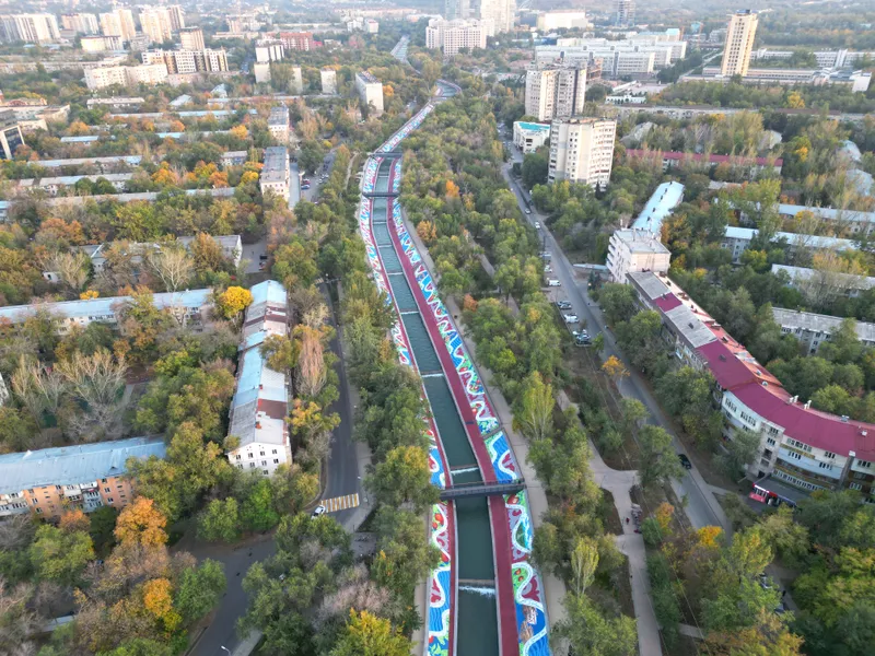 Река между Коктемом-1 и Коктемом-2, фото - Новости Zakon.kz от 12.10.2026 15:13