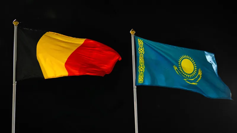 Флаги Бельгии и Казахстана, флаги Бельгии и РК, флаг Бельгии, фото - Новости Zakon.kz от 14.10.2026 14:10