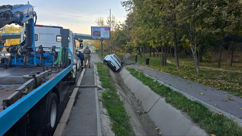 Авария в Алматы, фото - Новости Zakon.kz от 15.10.2026 08:48