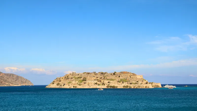 Остров, море, небо