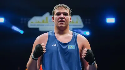 Казахстанский боксер Владислав Саможонов