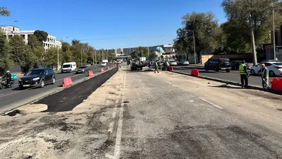 BRT на Райымбека в Алматы, стройка магистраль, автобусное движение