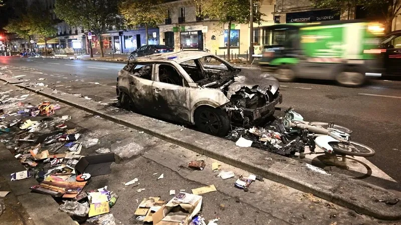протесты во Франции, массовые беспорядки, погромы в Париже, Европа, Бельгия, Италия, фото - Новости Zakon.kz от 19.10.2026 17:56
