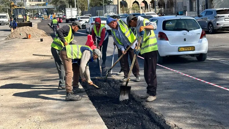 BRT на Райымбека в Алматы, стройка магистраль, автобусное движение, фото - Новости Zakon.kz от 20.10.2026 13:41