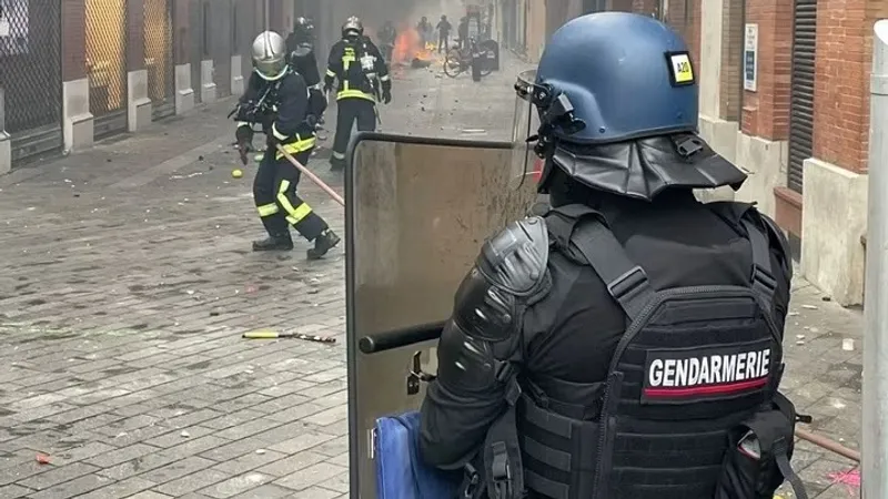 протесты во Франции, массовые беспорядки, погромы в Париже, Европа, Бельгия, Италия