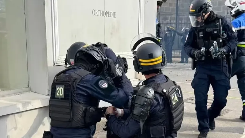 протесты во Франции, массовые беспорядки, погромы в Париже, Европа, Бельгия, Италия