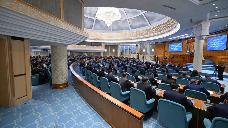 Послание президента РК Касым-Жомарта Токаева народу Казахстана, депутаты Курултая, члены правительства, фото - Новости Zakon.kz от 28.10.2026 17:17