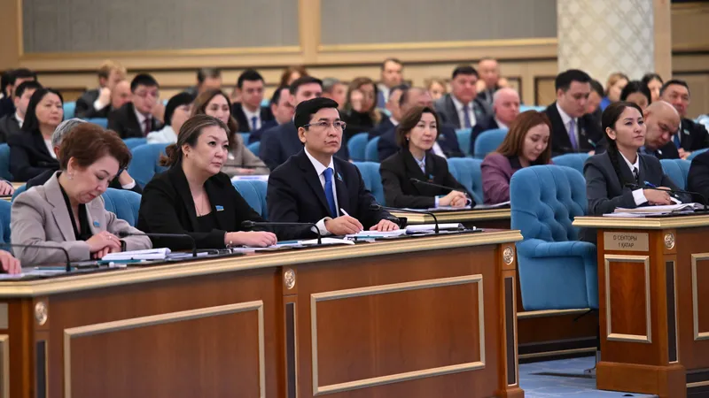 Послание президента РК Касым-Жомарта Токаева народу Казахстана, депутаты Курултая, члены правительства, фото - Новости Zakon.kz от 28.10.2026 17:17