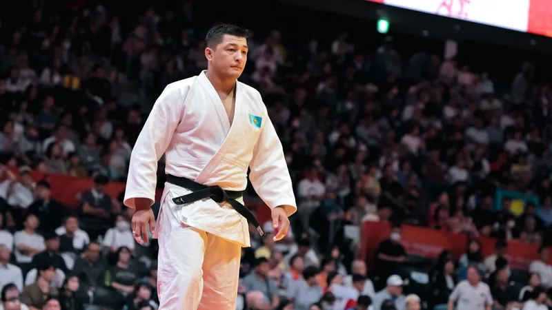 Еще одна награда для Казахстана: Байкамуров поднялся на пьедестал Grand Slam в ОАЭ, фото - Новости Zakon.kz от 31.10.2026 22:51